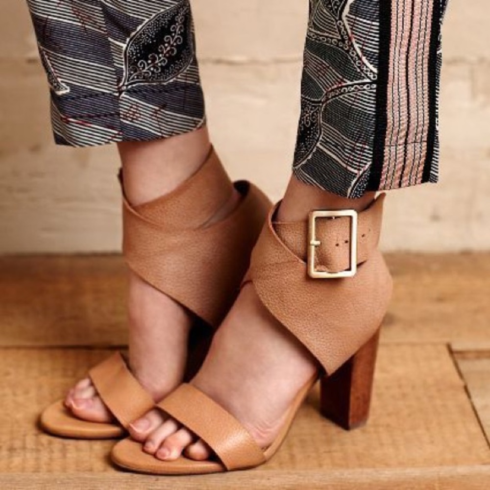 Gorgeous Nude Splendid Jaya Heels
